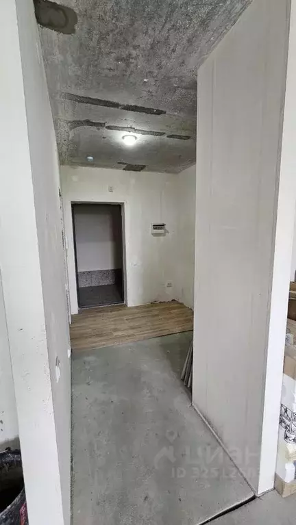 Студия Тюменская область, Тюмень ул. Краснооктябрьская, 8 (33.0 м) - Фото 2