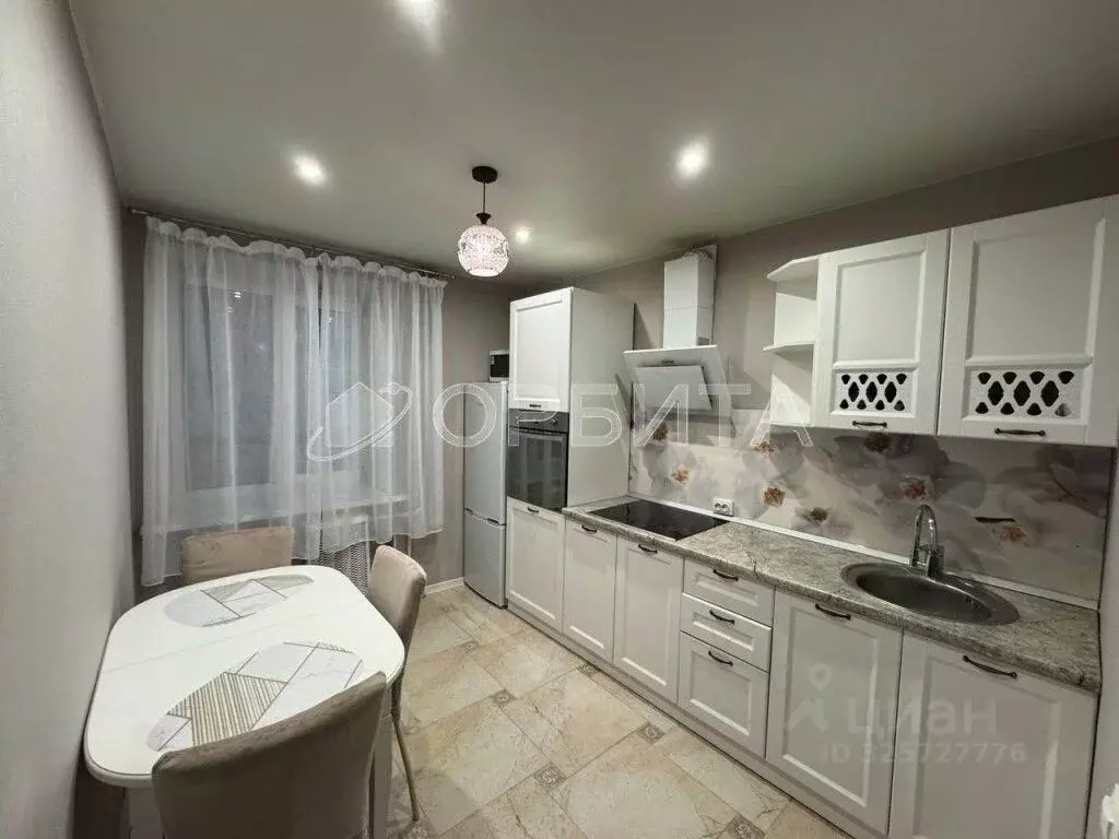 2-к кв. Тюменская область, Тюмень ул. Максима Горького, 10 (46.4 м) - Фото 1