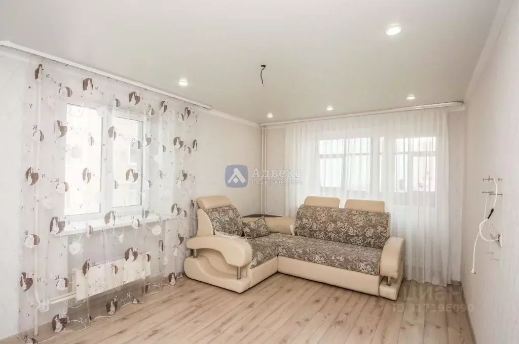 3-к кв. Тюменская область, Тюмень ул. Мельникайте, 133 (69.0 м) - Фото 1