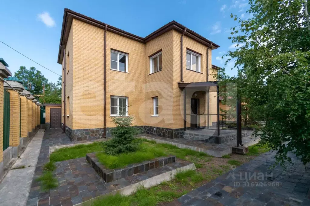 Дом в Забайкальский край, Читинский район, с. Иван-Озеро  (240 м) - Фото 0
