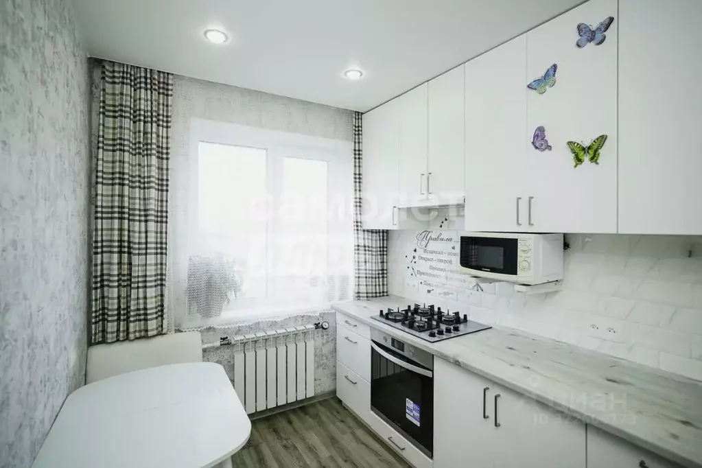 3-к кв. Омская область, Омск Городок Нефтяников мкр, ул. Волкова, 15 ... - Фото 0