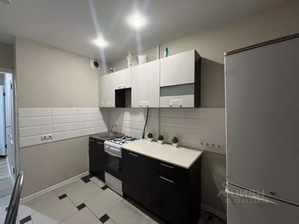 2-к кв. Волгоградская область, Волжский ул. Александрова, 2 (52.0 м) - Фото 0