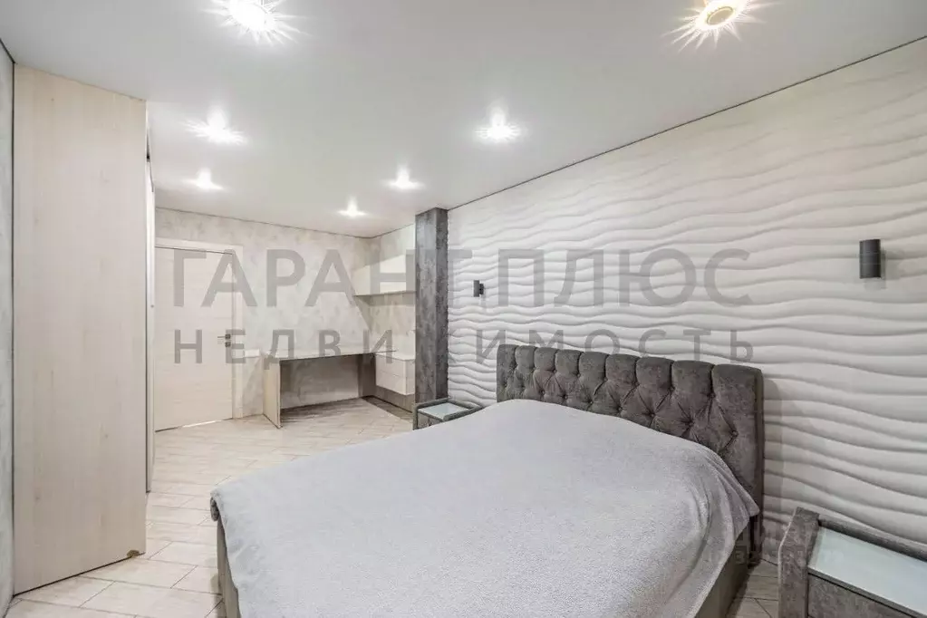3-к кв. Липецкая область, Липецк ул. И.В. Свиридова, 10 (87.0 м) - Фото 1