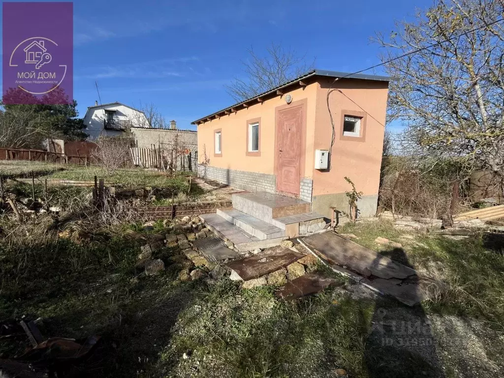 Дом в Крым, Сакский район, Суворовское с/пос, с. Великое  (20 м) - Фото 1