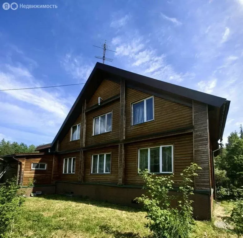 Дом в Елизово, проезд Излучина (246.2 м) - Фото 1