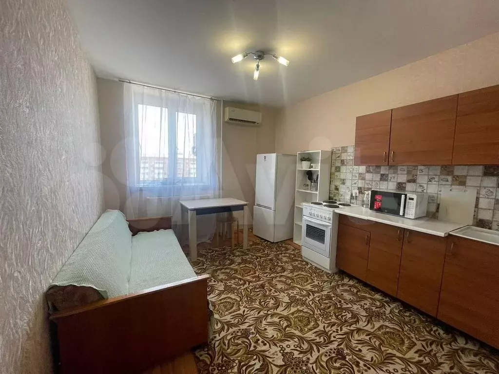 1-к. квартира, 40 м, 16/17 эт. - Фото 1