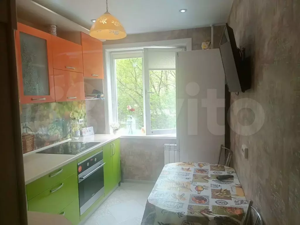 3-к. квартира, 55 м, 2/10 эт. - Фото 0