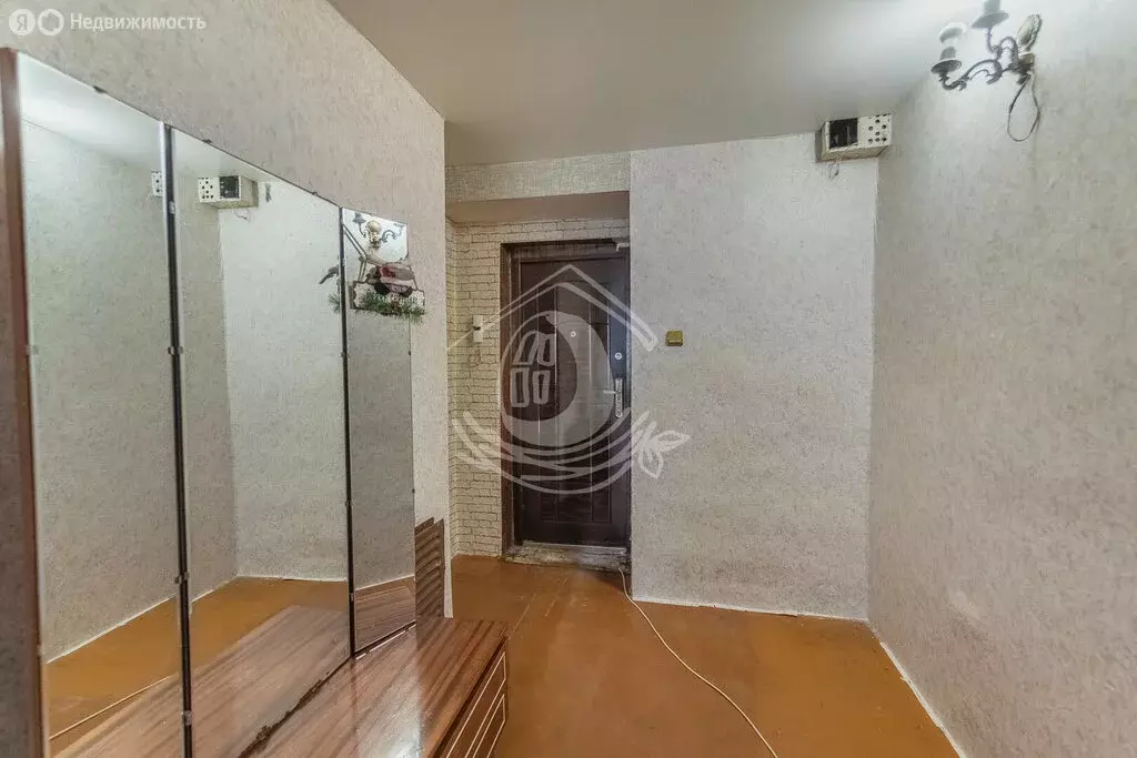 2-комнатная квартира: Барнаул, микрорайон Докучаево, улица Шукшина, 16 ... - Фото 0