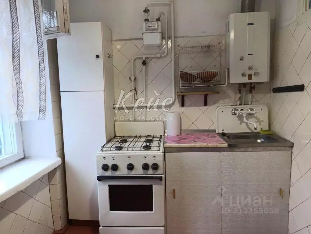 2-к кв. Крым, Феодосия ул. Чкалова, 179 (50.1 м) - Фото 1