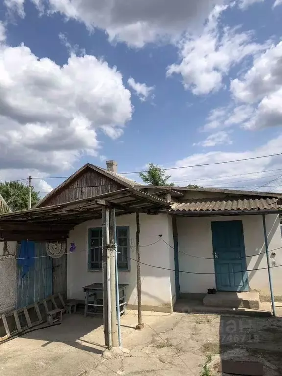 Дом в Крым, Красногвардейский район, Октябрьское пгт ул. Карла Маркса, ... - Фото 2