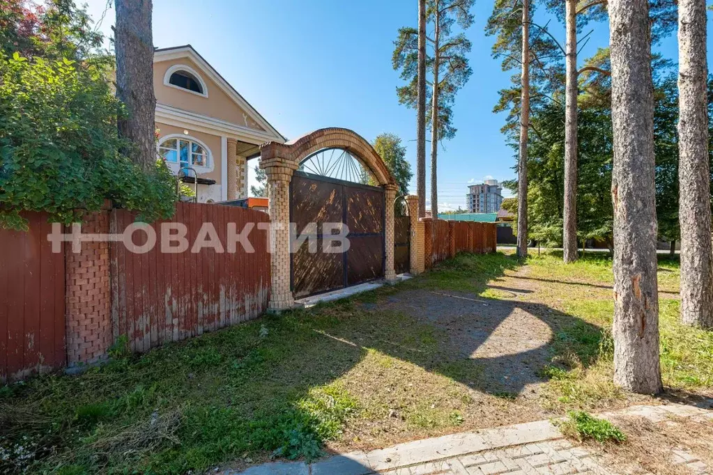 Дом в Новосибирская область, Новосибирск ул. Байдукова, 15 (532 м) - Фото 2