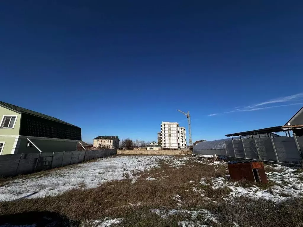 Участок в Крым, Симферопольский район, Гвардейское пгт ул. Курганная, ... - Фото 1