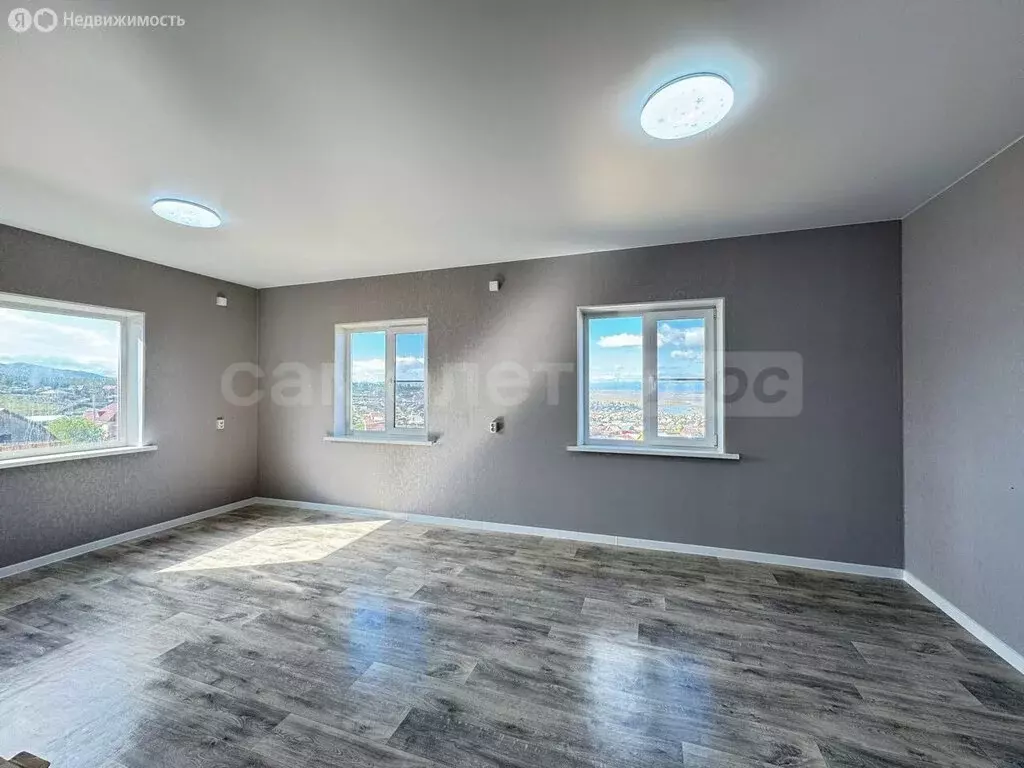 Дом в Тарбагатайский район, сельское поселение Саянтуйское, село ... - Фото 1