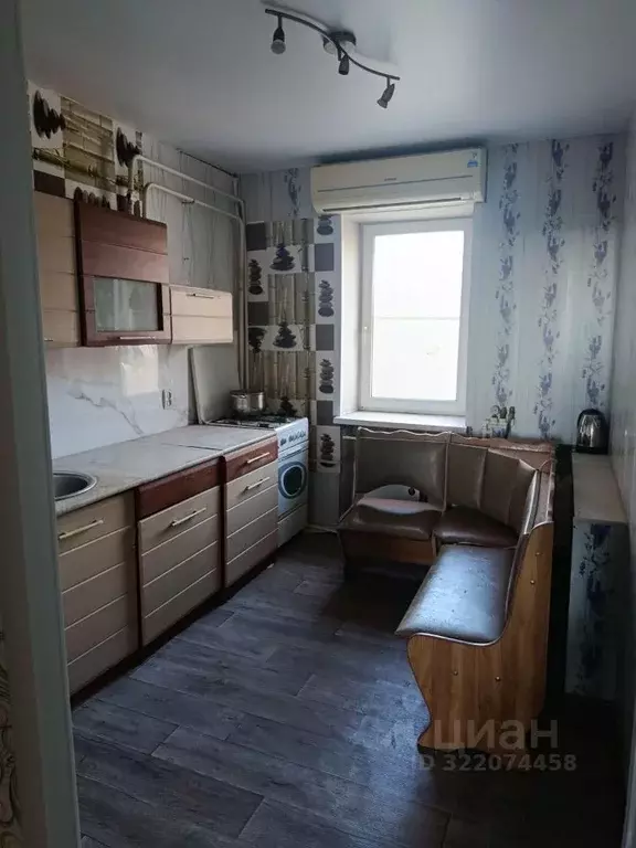 3-к кв. Ростовская область, Таганрог Металлургическая ул., 58 (67.9 м) - Фото 1