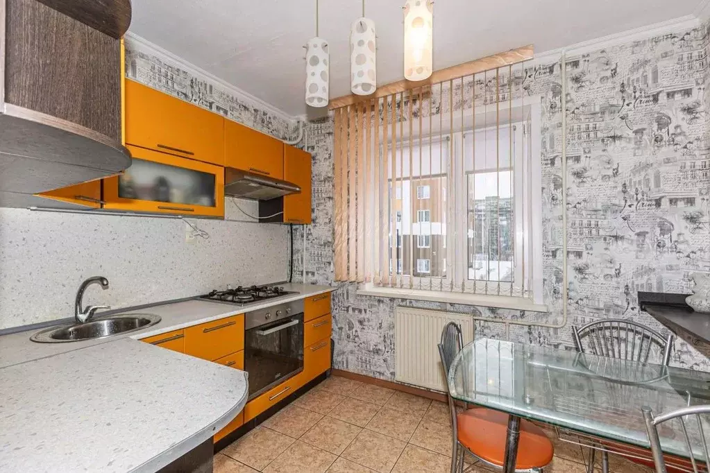 2-к кв. Курганская область, Курган Заозерный жилрайон, 1-й мкр, 9 ... - Фото 1