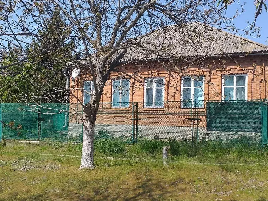 Дом в Краснодарский край, Кропоткин Кавказский район, ул. Пушкина (84 ... - Фото 1