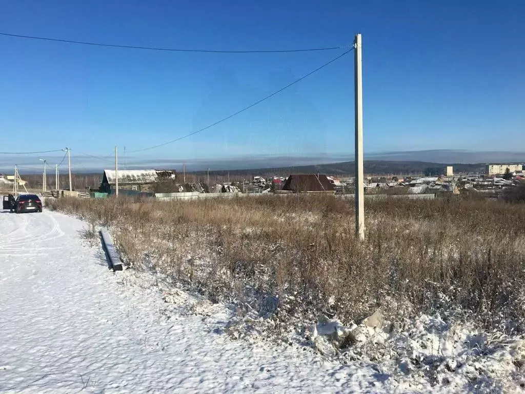 Участок в Свердловская область, Первоуральск муниципальный округ, д. ... - Фото 1