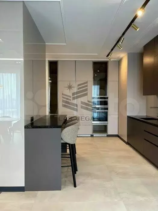 3-к. квартира, 150 м, 3/5 эт. - Фото 0