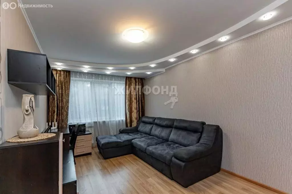 3-комнатная квартира: Барнаул, улица Юрина, 234 (61.1 м) - Фото 1