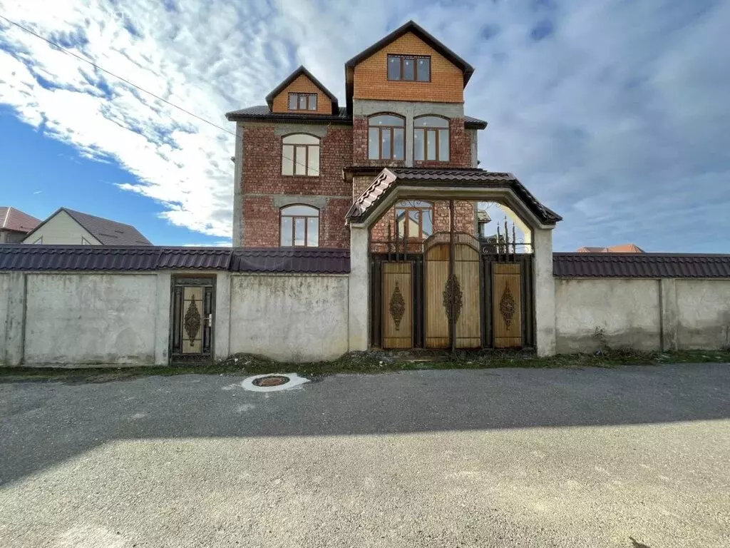 Дом в Махачкала, микрорайон Караман-6, 2 (580 м) - Фото 1
