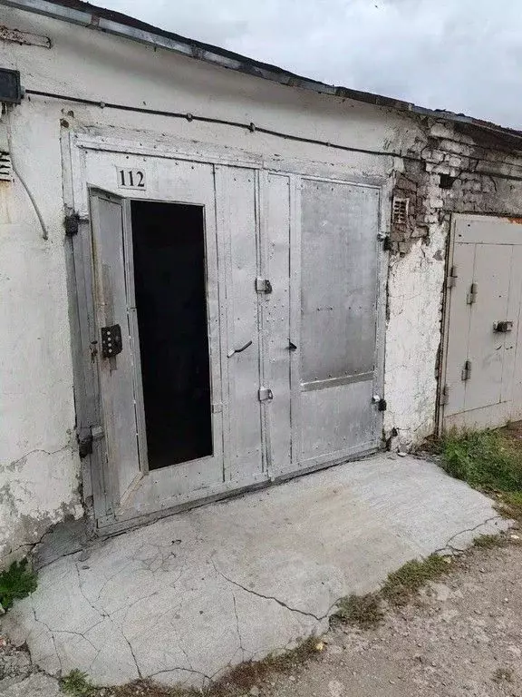 Гараж в Омская область, Омск Заозерный мкр, ул. Коммунальная (18 м) - Фото 1