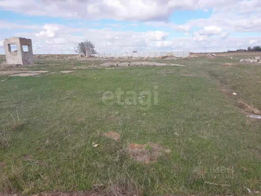 Участок в Крым, Сакский район, Суворовское с/пос, с. Великое  (8.0 ... - Фото 1