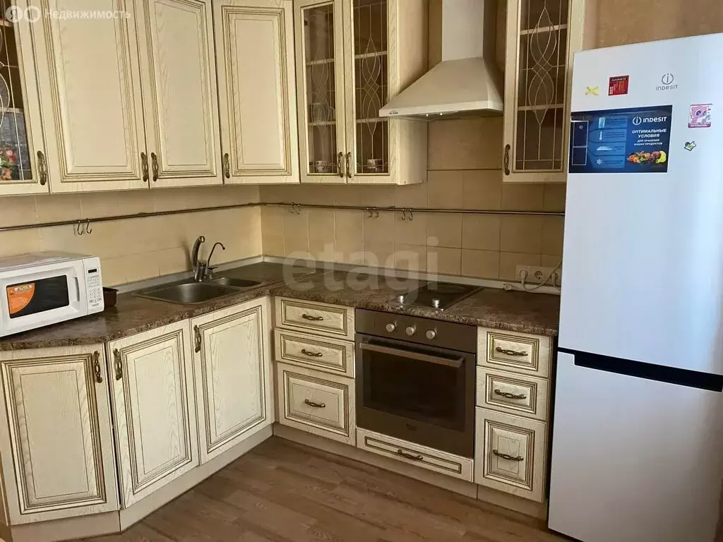 2-комнатная квартира: Тюмень, улица Мельникайте, 132 (50 м) - Фото 1