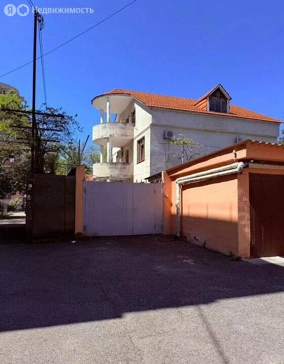Дом в Сочи, микрорайон Центральный, улица Роз, 20Б (360 м) - Фото 1