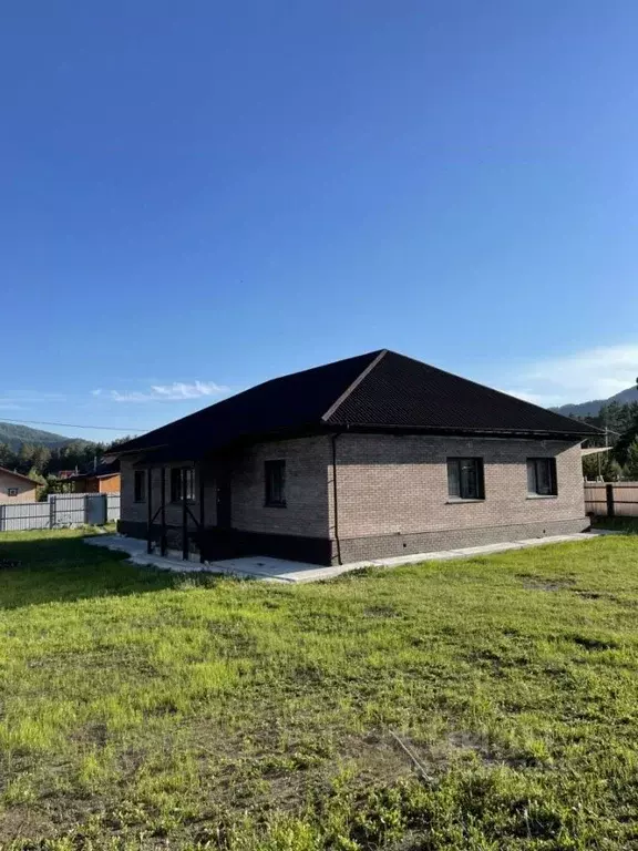 Дом в Алтай, Чемальский район, пос. Усть-Сема  (200 м) - Фото 1