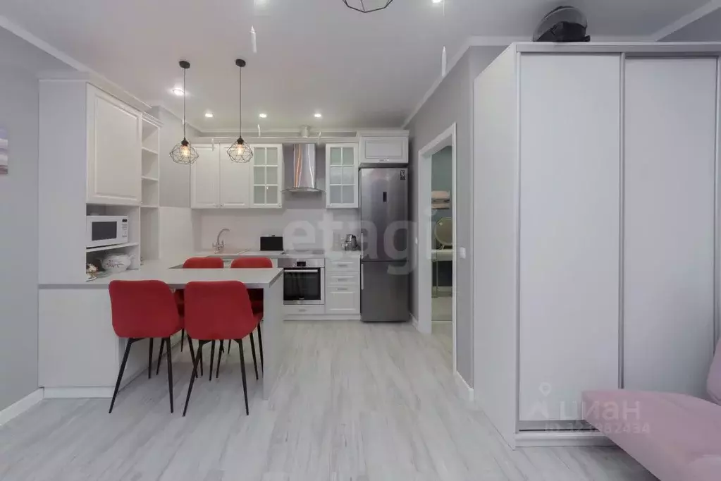 1-к кв. Тюменская область, Тюмень ул. Федюнинского, 30к1 (42.6 м) - Фото 1