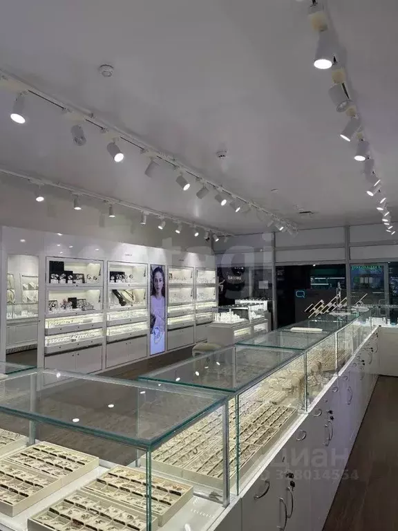 Торговая площадь в Ямало-Ненецкий АО, Салехард ул. Ленина, 44 (71 м) - Фото 1