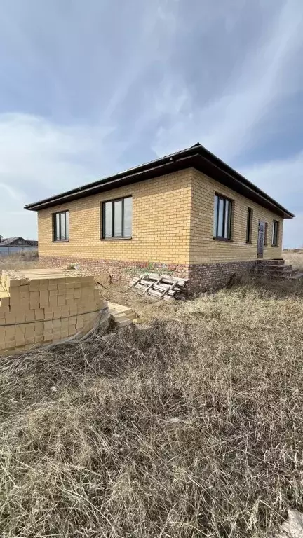 Дом в Саратовская область, Балаковский район, с. Натальино ул. Имени ... - Фото 1