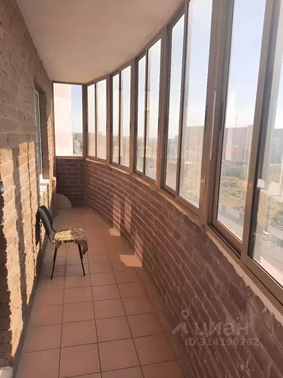 1-к кв. Курская область, Курск просп. Вячеслава Клыкова, 92 (59.0 м) - Фото 0