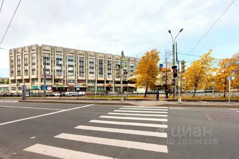 Торговая площадь в Санкт-Петербург пл. Конституции, 2 (724 м) - Фото 0
