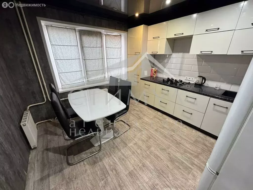 1-комнатная квартира: Саратов, улица имени Ю.А. Мысникова, 8 (40 м) - Фото 1
