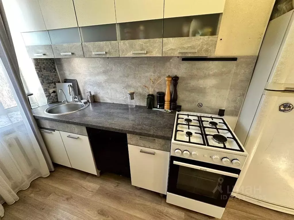 3-к кв. Волгоградская область, Волгоград пос. Ангарский, ул. Полины ... - Фото 0