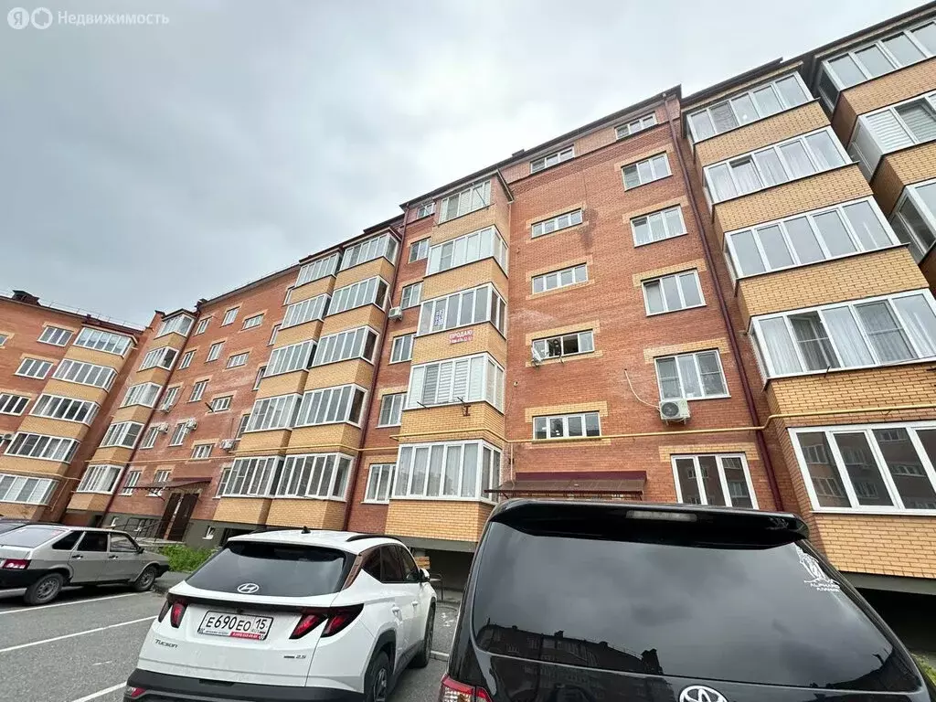1-комнатная квартира: Владикавказ, улица Билара Кабалоева, 10 (38 м) - Фото 1
