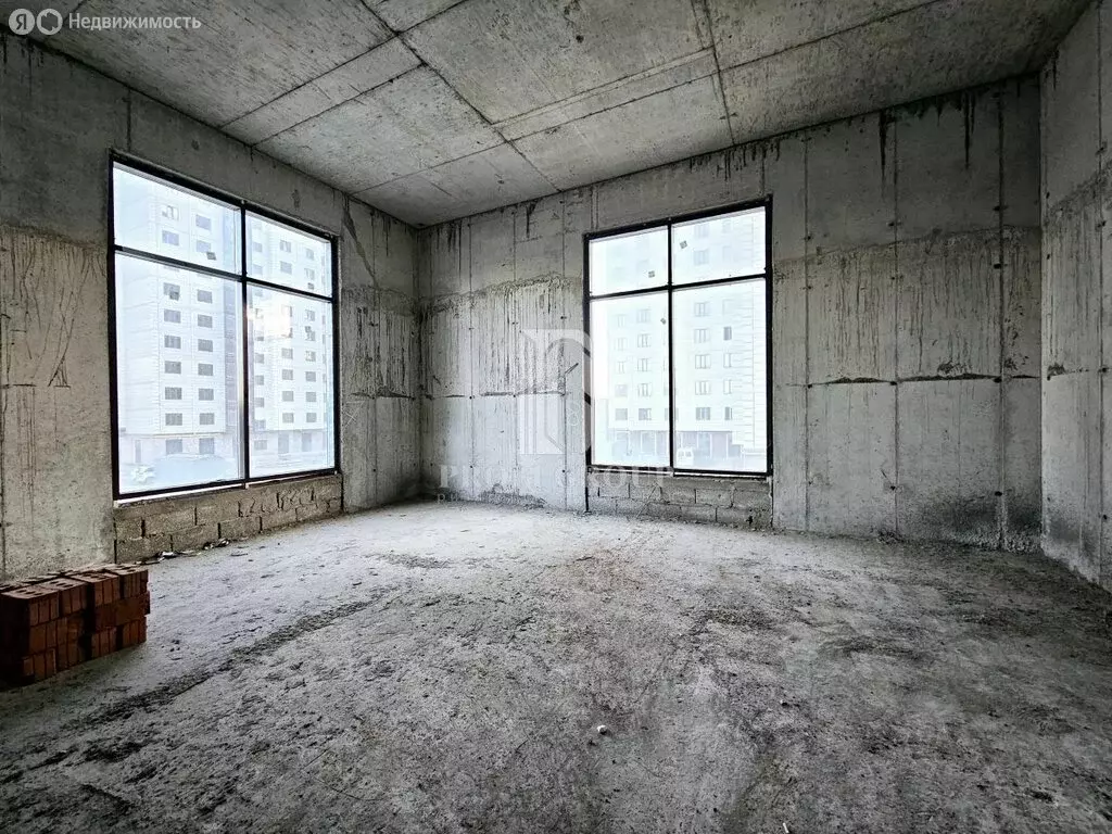 2-комнатная квартира: Махачкала, улица Азизова, 32 (97.77 м) - Фото 1
