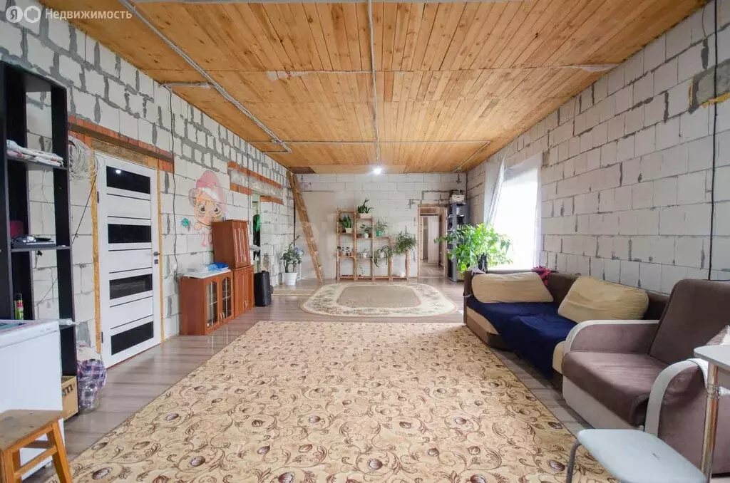 Дом в Ялуторовск, улица Энергетиков (160 м) - Фото 1