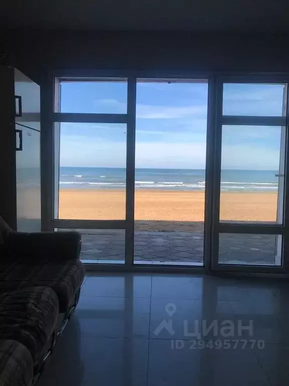 Дом в Дагестан, Дербентский район, с. Хазар Центральная ул., 1 (100 м) - Фото 1