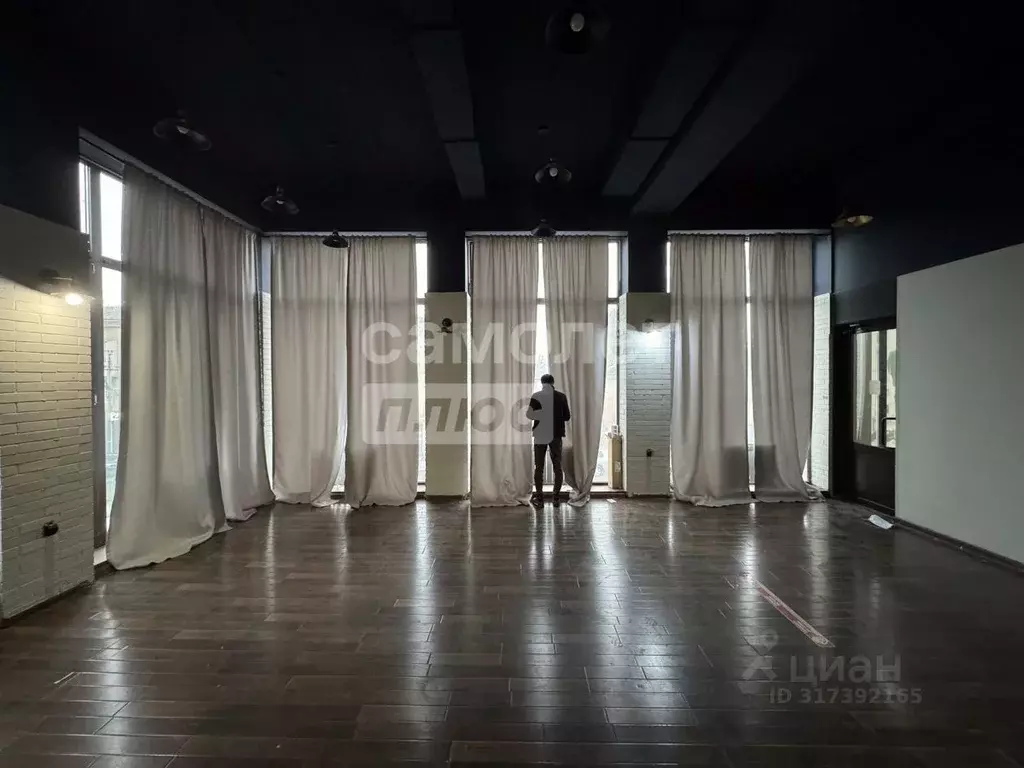 Офис в Дагестан, Махачкала ул. Азиза Алиева (230 м) - Фото 0