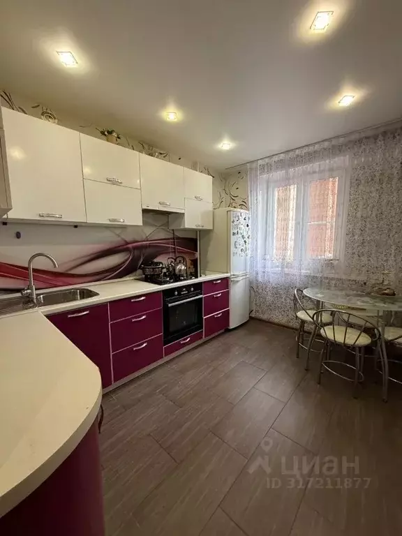 3-к кв. Нижегородская область, Нижний Новгород ул. Родионова, 180 ... - Фото 0