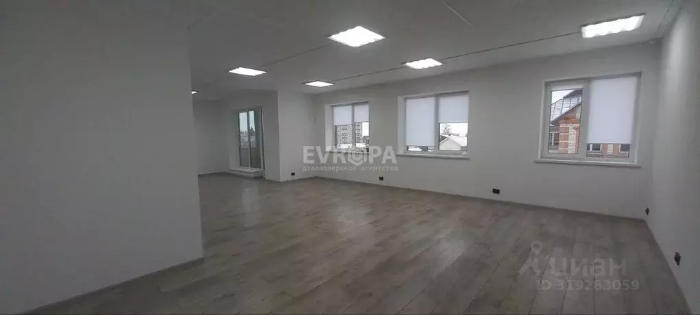 Офис в Ульяновская область, Ульяновск Верхнеполевая ул., 8 (70 м) - Фото 1
