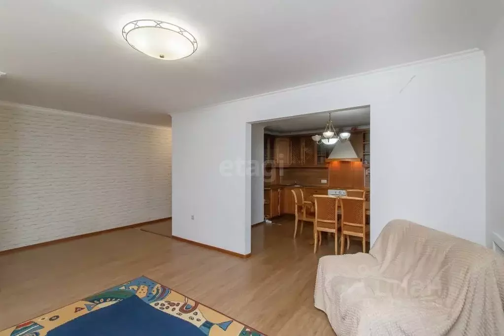 3-к кв. Тюменская область, Тюмень ул. Станислава Карнацевича, 14 (75.0 ... - Фото 1