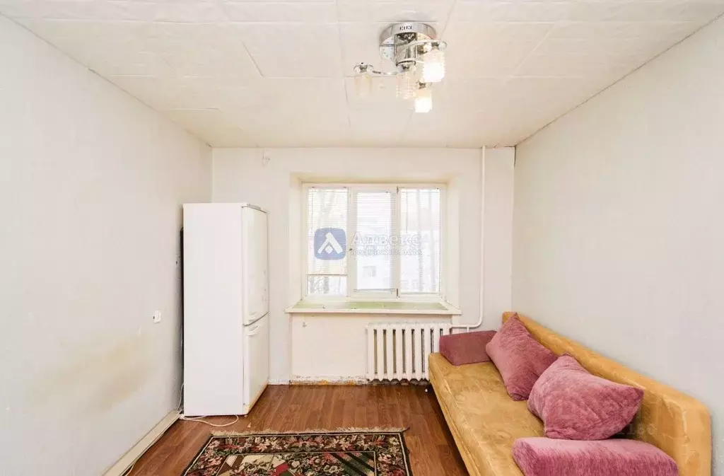 Комната Тюменская область, Тюмень Юганский проезд, 9 (9.9 м) - Фото 1