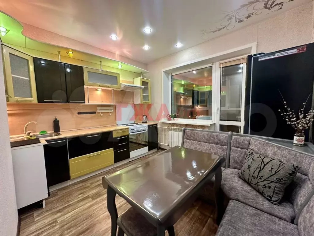 2-к. квартира, 60 м, 9/9 эт. - Фото 0