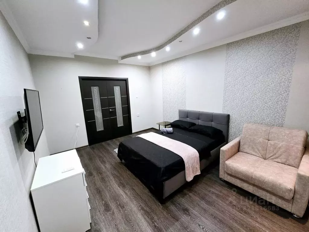 2-к кв. Ханты-Мансийский АО, Сургут просп. Ленина, 13 (65.0 м) - Фото 2