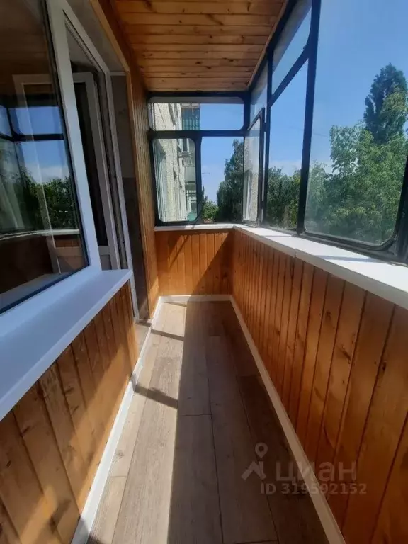 2-к кв. Курская область, Курск ул. Серегина, 37 (43.8 м) - Фото 0