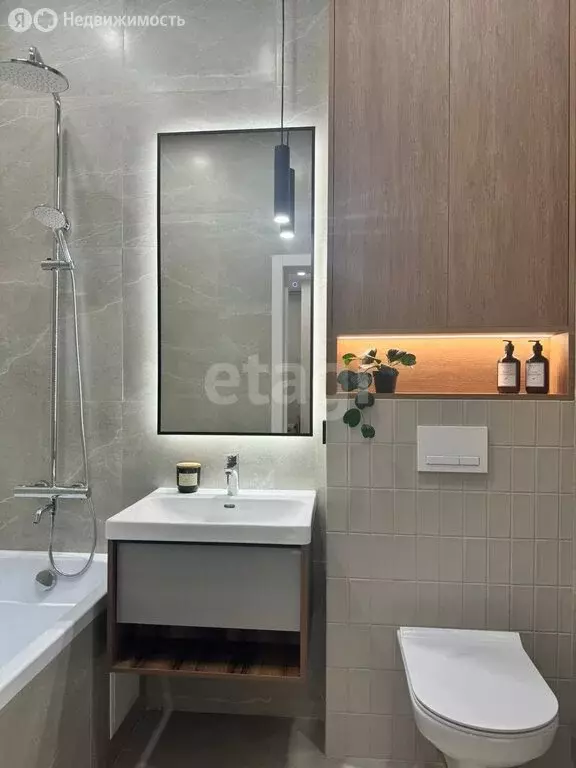 3-комнатная квартира: Уфа, Айская улица, 39 (63 м) - Фото 0