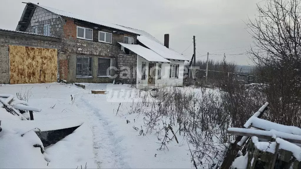 Дом в Курская область, Курский район, Брежневский сельсовет, д. ... - Фото 1